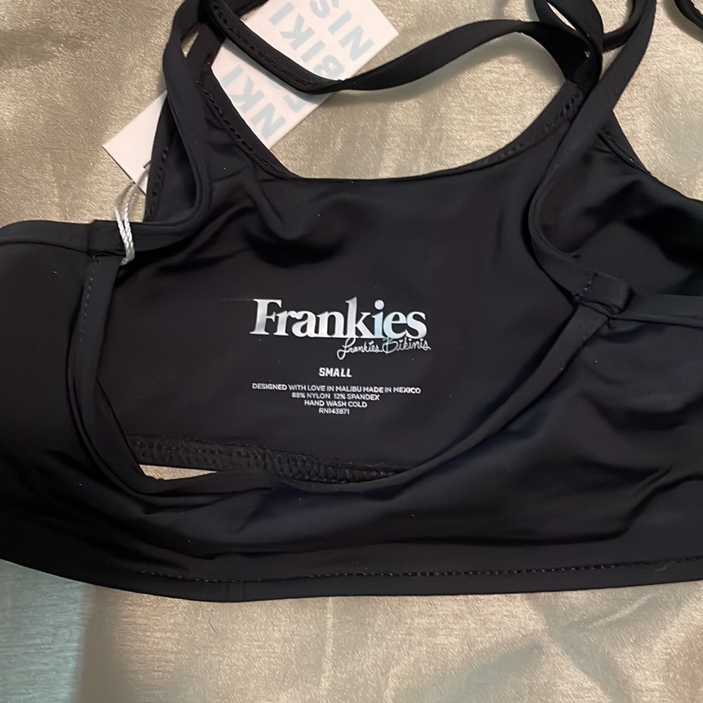Frankie’s bikinis black top small aleisha
